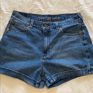 American Eagle High Rise Mom Short